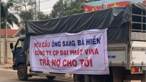 Bị truy tố do làm hỏng điện thoại của người xông vào nhà mình