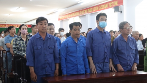 Xét xử 56 bị cáo vụ án đưa hối lộ cho thanh tra giao thông để mua đường