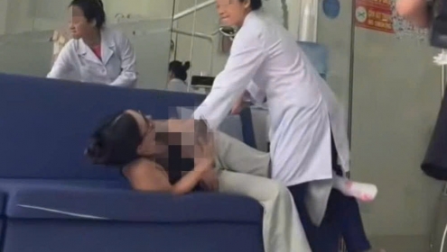 Các khả năng pháp lý trong vụ bác sĩ nha khoa hành hung khách hàng