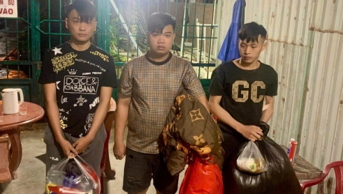 Khởi tố nhóm người bắt giữ con nợ để ép trả tiền, cướp tài sản