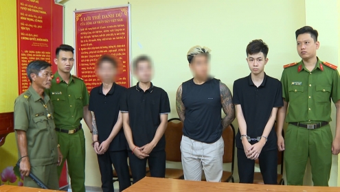 Bắt khẩn cấp nam thanh niên đánh người đàn ông ngoại quốc ở phố Tây Bùi Viện