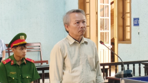 Vụ thẩm phán nhận hối lộ 500 triệu: Bị cáo không nhận tội, nói bị gài bẫy