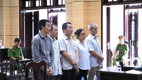 Tuyên án 5 cựu cán bộ không truy cứu hình sự người có tội vụ buôn lậu xe Lexus ở Tây Ninh