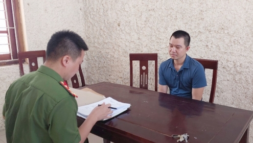 Bắt ổ cá độ bóng đá, lòi ra 2 người cho vay lãi nặng