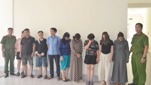 Triệt phá nhóm làm chuồng cọp lắp camera quan sát để… đánh bạc