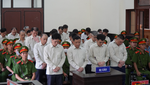 Nhiều cựu cán bộ, công an xã trong đường dây làm giả tài liệu cấp cà vẹt xe lãnh án