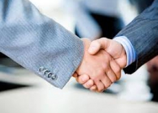 Hợp đồng mua bán hàng hóa có thể giao kết bằng hành vi không?