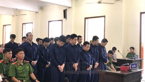 Mang dao có tính sát thương cao gây rối trật tự công cộng bị xử 1 hay 2 tội?