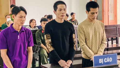 Chém nhau vì không chịu nhậu cùng, người bị thương, kẻ vào tù