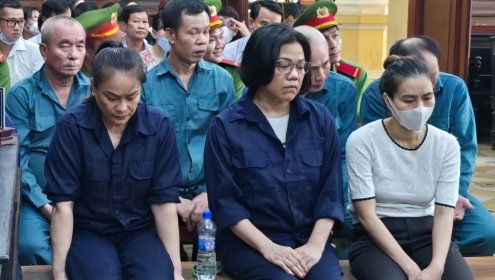 Mua bán trái phép hóa đơn, cựu cán bộ thuế quận Tân Bình lãnh 1 năm 6 tháng tù