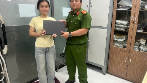 Trích xuất camera, bắt giữ người trộm laptop của nữ sinh ở quán cà phê
