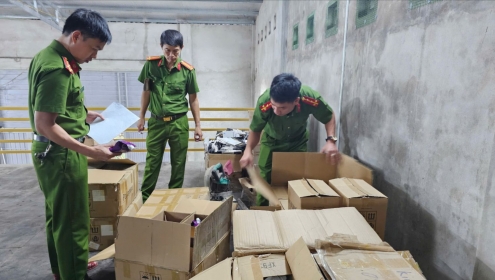 Phát hiện 2,5 tấn mỹ phẩm không rõ nguồn gốc tại Quảng Trị