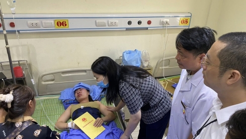 Phó Bí thư xã say rượu lái xe biển xanh gây tai nạn làm 1 người chết, 10 người bị thương