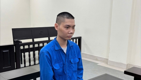 Mâu thuẫn chuyện mua xe, đem xăng đến đốt nhà người bán xe