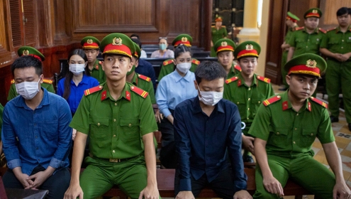 Tòa án nhân dân TP.HCM: Tuyên phạt Thùy Tiên, Quang Linh cùng mức án 2 năm tù về tội Lừa dối khách hàng