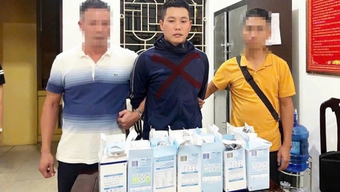 Phát hiện 16 kiện hàng sữa nghi chứa ma túy từ Châu Âu về Việt Nam
