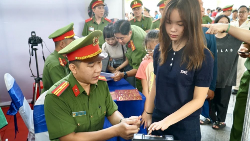 Bỏ công an cấp huyện, người dân TP.HCM làm thẻ căn cước ở đâu?
