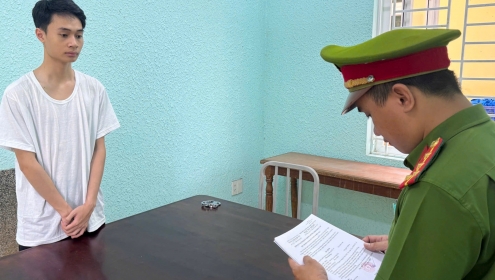 Giả tiệm cầm đồ có uy tín để chiếm đoạt tài sản