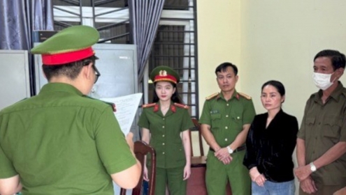 Bắt nữ giám đốc công ty sản xuất buôn bán cao bách thảo, dầu xoa bóp giả