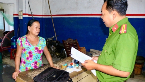 Bắt tạm giam 2 chị em trong vụ trộm 100 lượng vàng của dì
