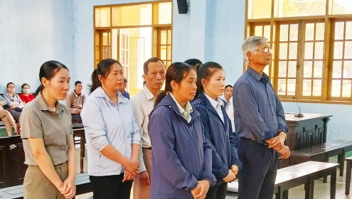 Cựu phó chủ tịch huyện cấp khống sổ hồng bị phạt tù