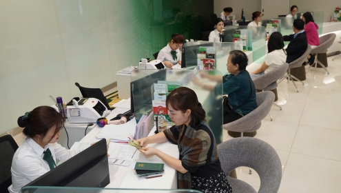 Ứng xử khi nhận tiền chuyển nhầm: Tử tế, từ tâm cũng phải... cẩn trọng